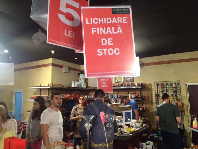 Un lanț de magazine din Romania își închide magazinele și anunță lichidări de stoc