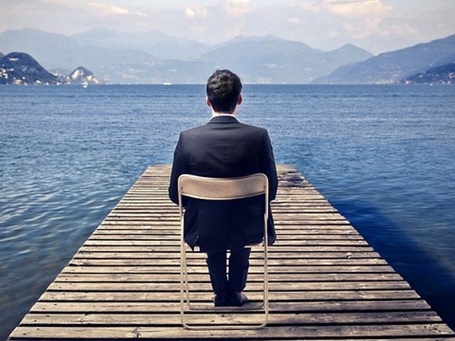 10 Obiceiuri pe care le au oamenii extrem de plictisitori