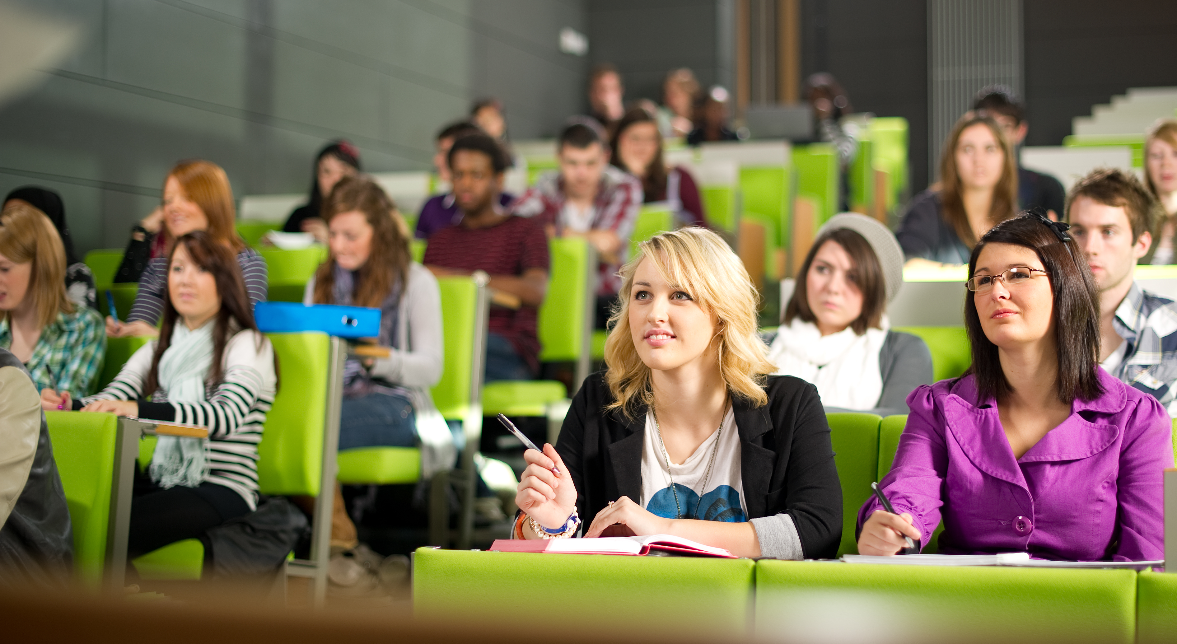 Marea Britanie va acorda împrumuturi de studii pentru tinerii din România și pentru anul 2017-2018