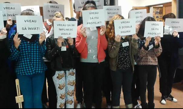 Elevilor școlii din Pitești care refuză prezența unui coleg cu ADHD li s-a scăzut nota la purtare/ Studenții se pronunță în favoarea copilului exclus