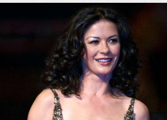Catherine Zeta-Jones a ales o metodă inedită de a se răzbuna pe paparazi