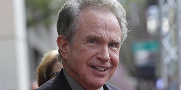 Warren Beatty revine pe marile ecrane, după 15 ani, cu o peliculă despre miliardarul Howard Hughes