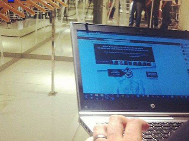 Cum să nu pari prost pe Facebook. Trei tipuri de comportamente stupide, identificate de psihologi