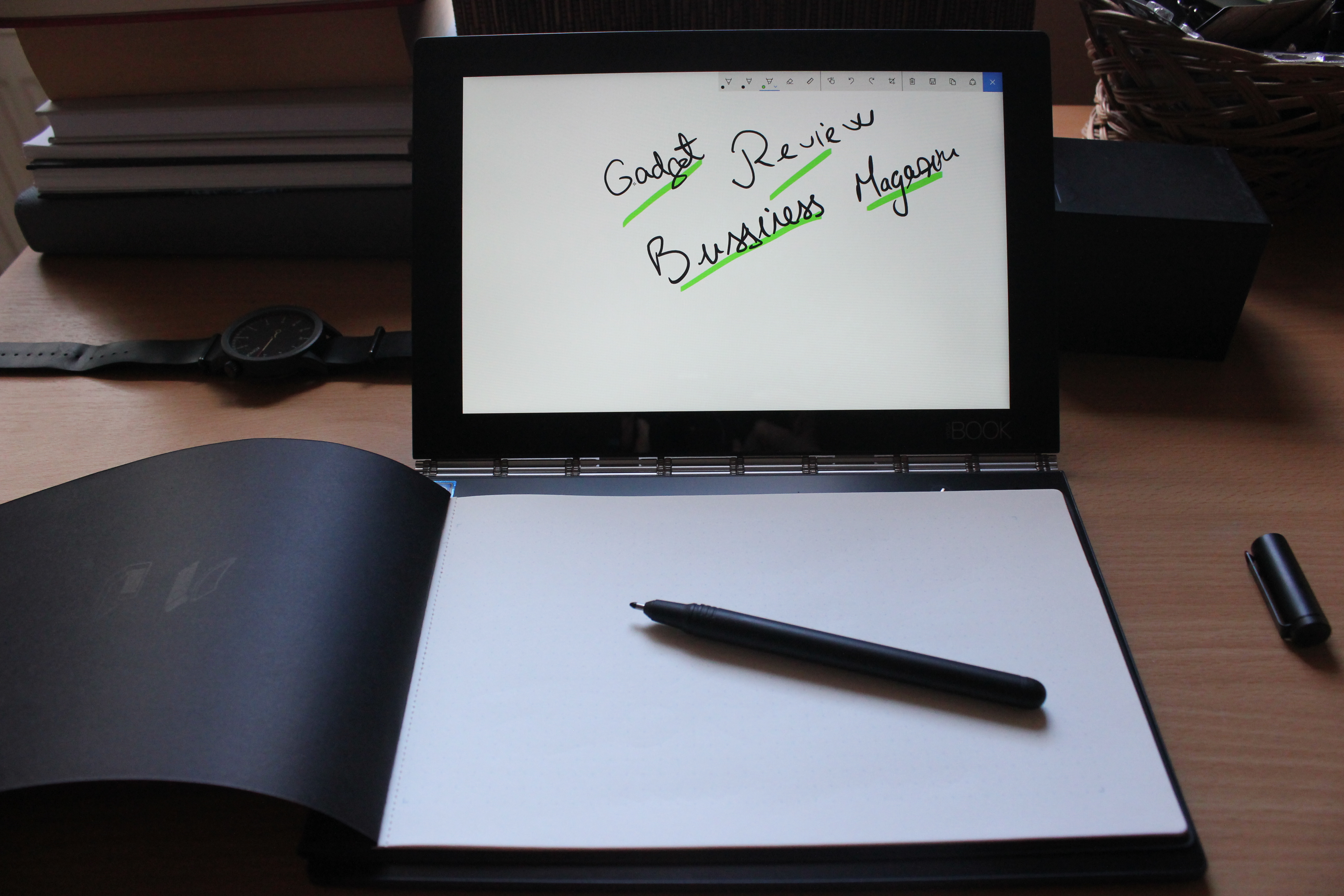 Lenovo Yogabook, insuportabila ușurătate a laptopului - VIDEOREVIEW