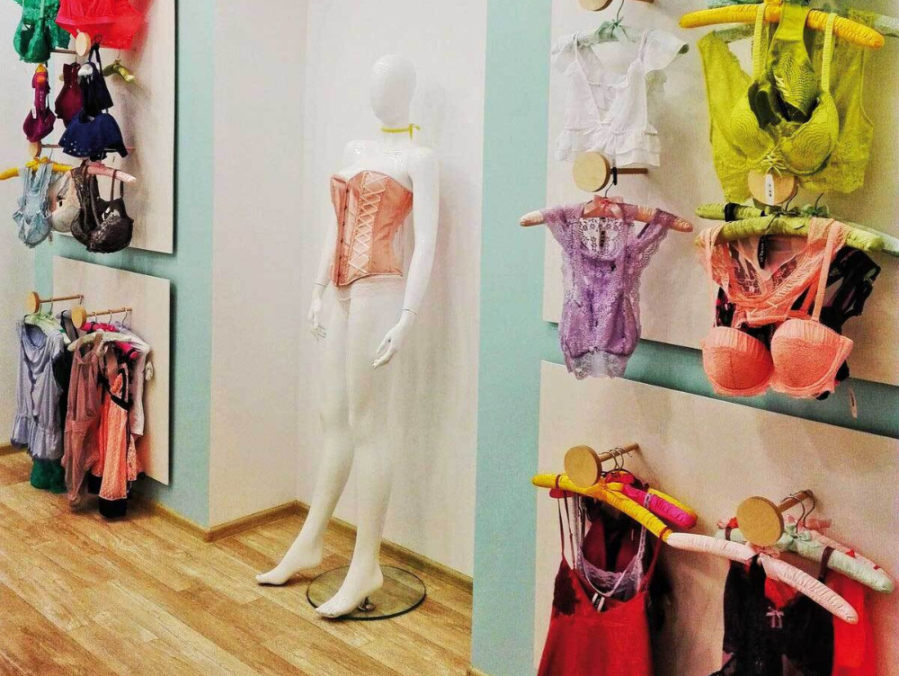 Compania din România care se luptă cu Victoria's Secret