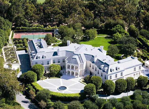 Cum arată casa de 160 de milioane de lire pe care familia Beckham vrea să o cumpere - FOTO