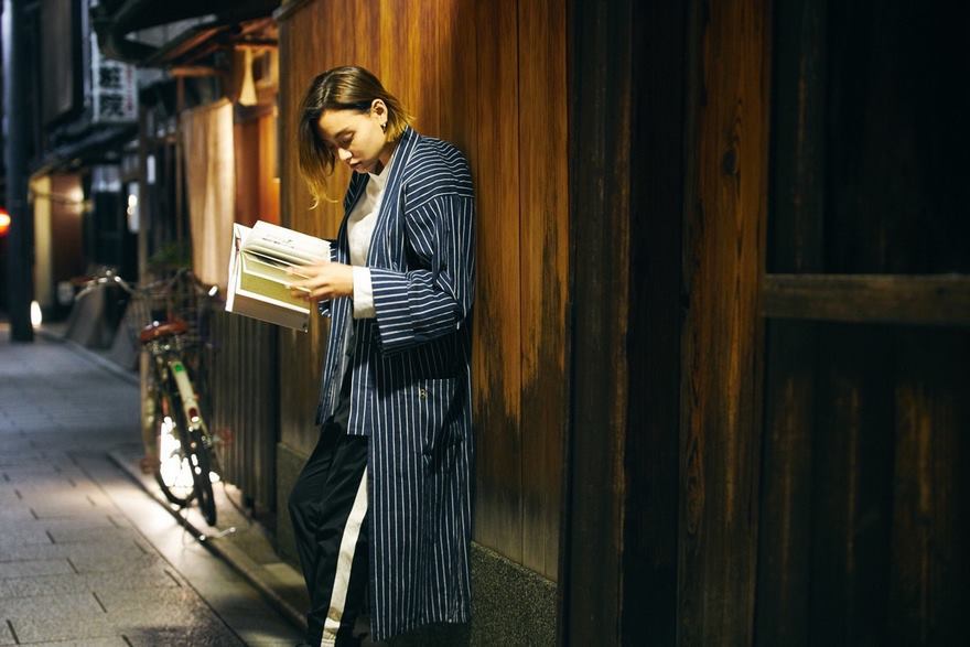 V-ați închipuit vreodată cum ar fi să dormiți printre cărți? Această bibliotecă s-a transformat în hotel - GALERIE FOTO