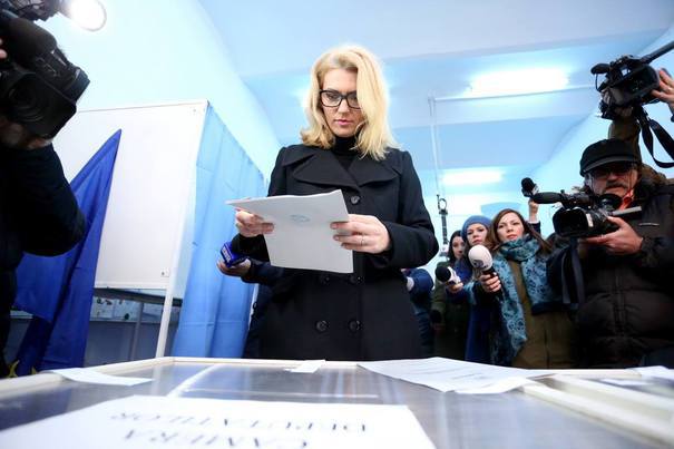 Demisii în lanț la PNL. Alina Gorghiu și-a depus mandatul, după eșecul răsunător în alegeri / Robu propune demisia tuturor liderilor de filială care au obținut sub 30 %, inclusiv a sa
