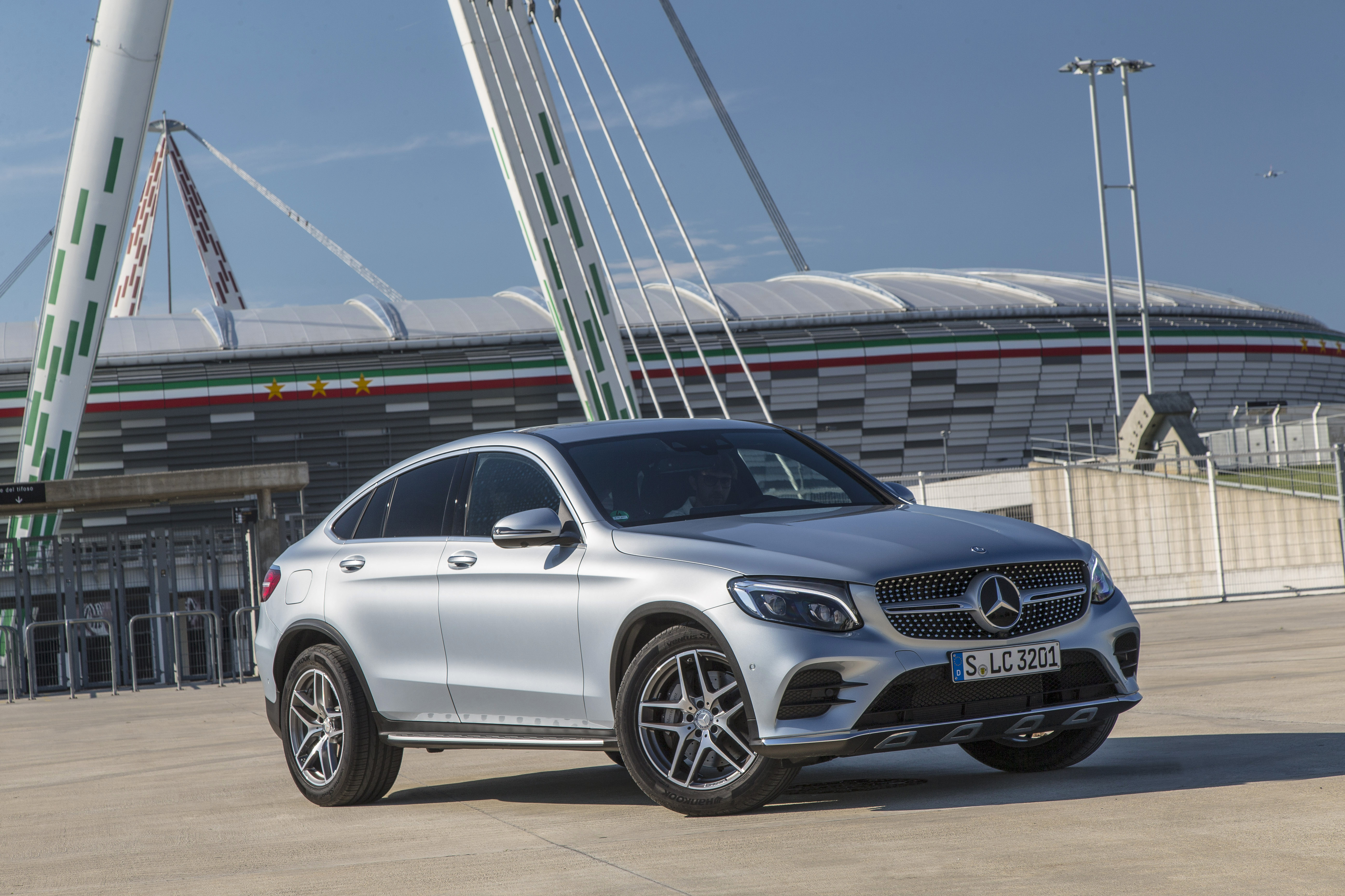 Mercedes-Benz, pe cale de a deveni regele mașinilor de lux