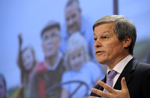 Dacian Cioloș a făcut o pledoarie pe Facebook pentru USR și PNL