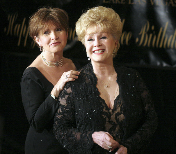 Legendara actriță Debbie Reynolds a murit, la o zi după decesul fiicei sale Carrie Fisher