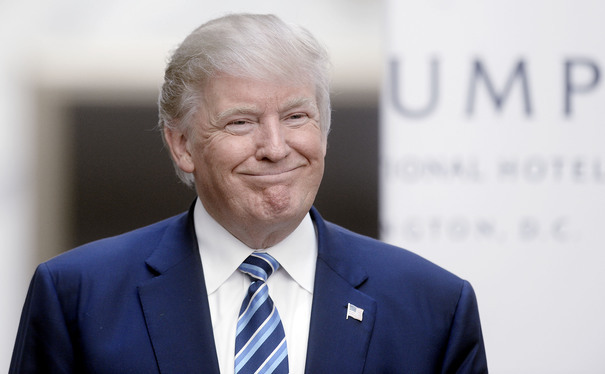 Donald Trump se retrage în totalitate din afaceri
