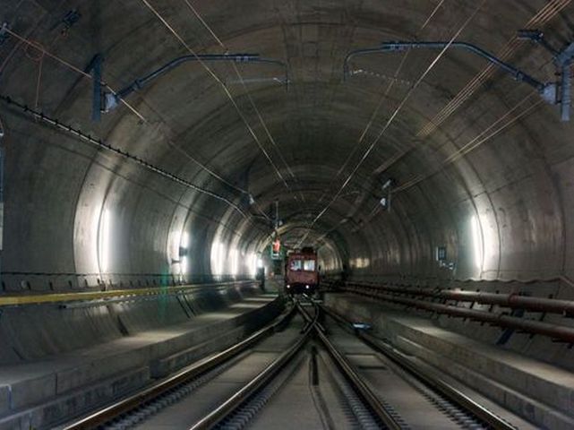 Cel mai lung tunel din lume a fost deschis traficului. Are 57 de kilometri și o importanță uriașă