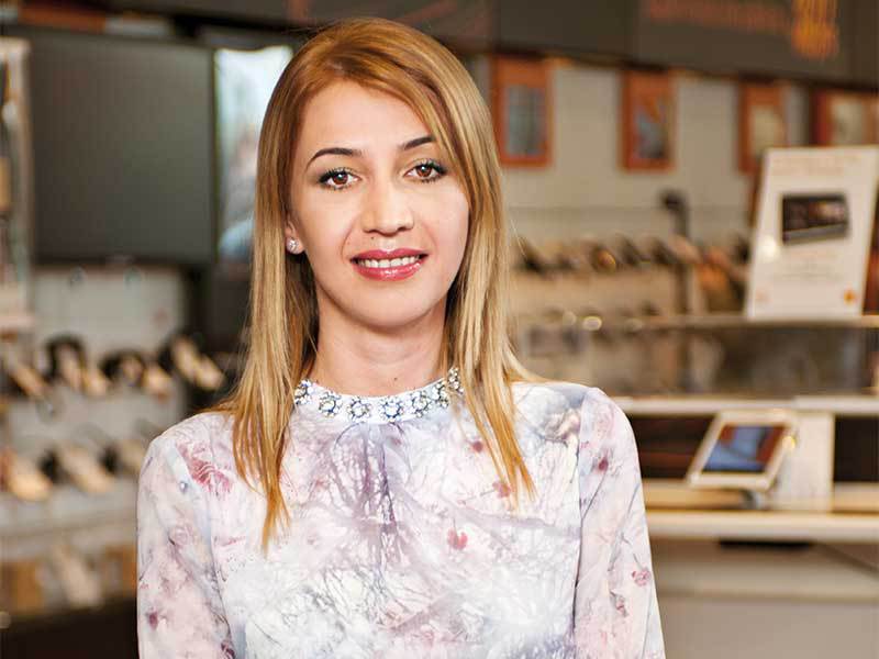 Tineri manageri de top 2016: Laura Piscan, retail channel manager Orange România