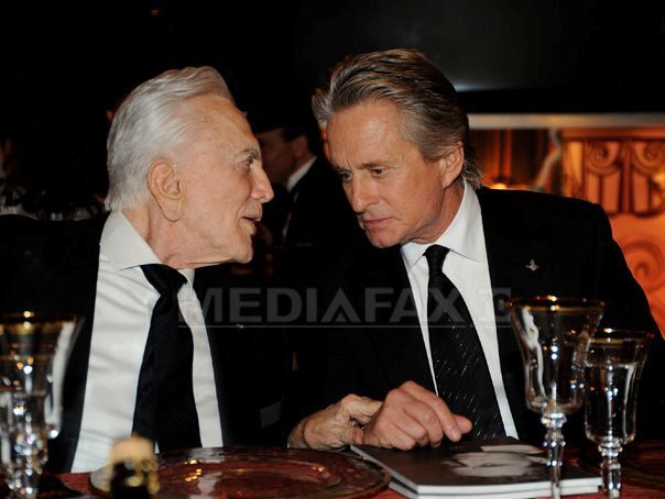 Kirk Douglas împlinește 100 de ani. Peste 200 de oaspeți celebri, invitați la mega petrecere: "Va fi ceva memorabil"