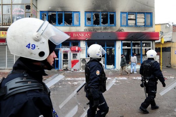 Europol avertizează: Rețeaua Stat Islamic pregătește atentate în țările UE care participă la coaliția antiteroristă. Țările considerate ținte principale
