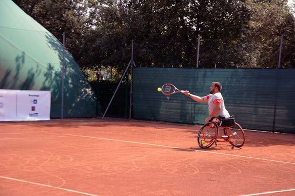 Povestea campionului național la tenis în scaun rulant: "Apreciez fiecare moment petrecut pe teren!"