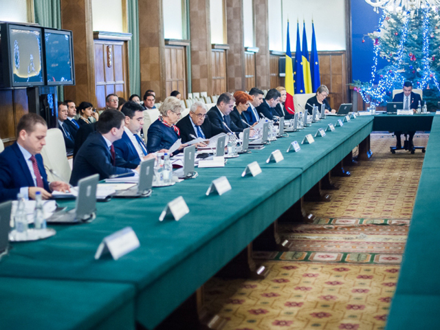 Guvernul lasă investițiile pe seama mediului privat: investițiile publice vor fi în 2017 cele mai mici de la aderarea la UE încoace