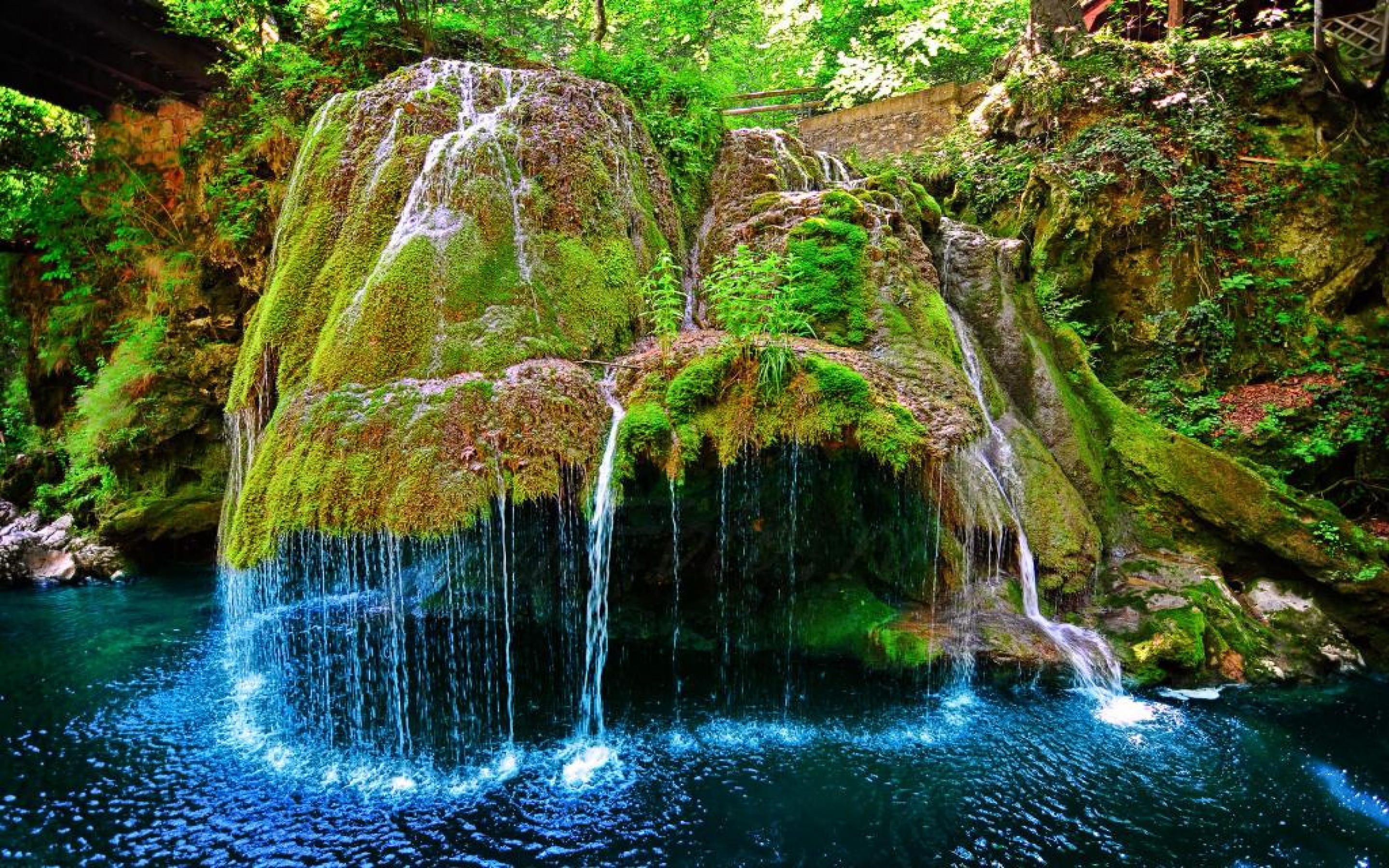 Cascada Bigăr, o destinație de poveste chiar și pe timpul iernii - FOTO