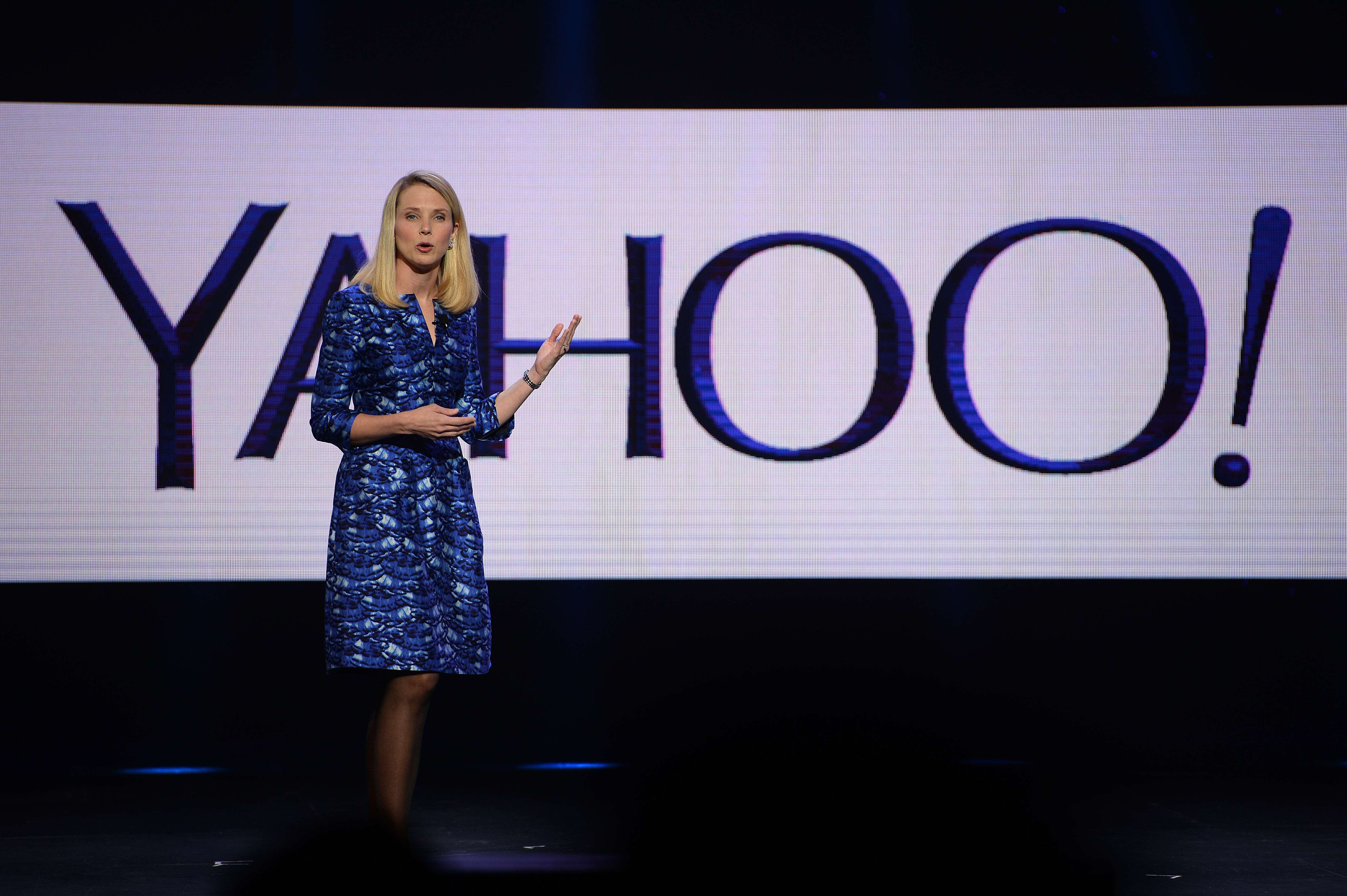 Yahoo dispare! Șefa își dă demisia și companie este vândută