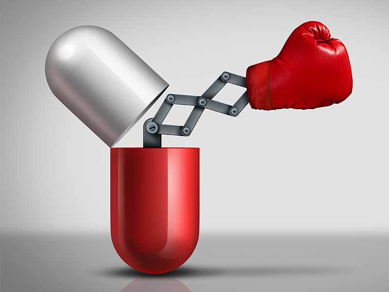 Războiul antibioticelor cu superbacteriile: cine va ieși câștigător?