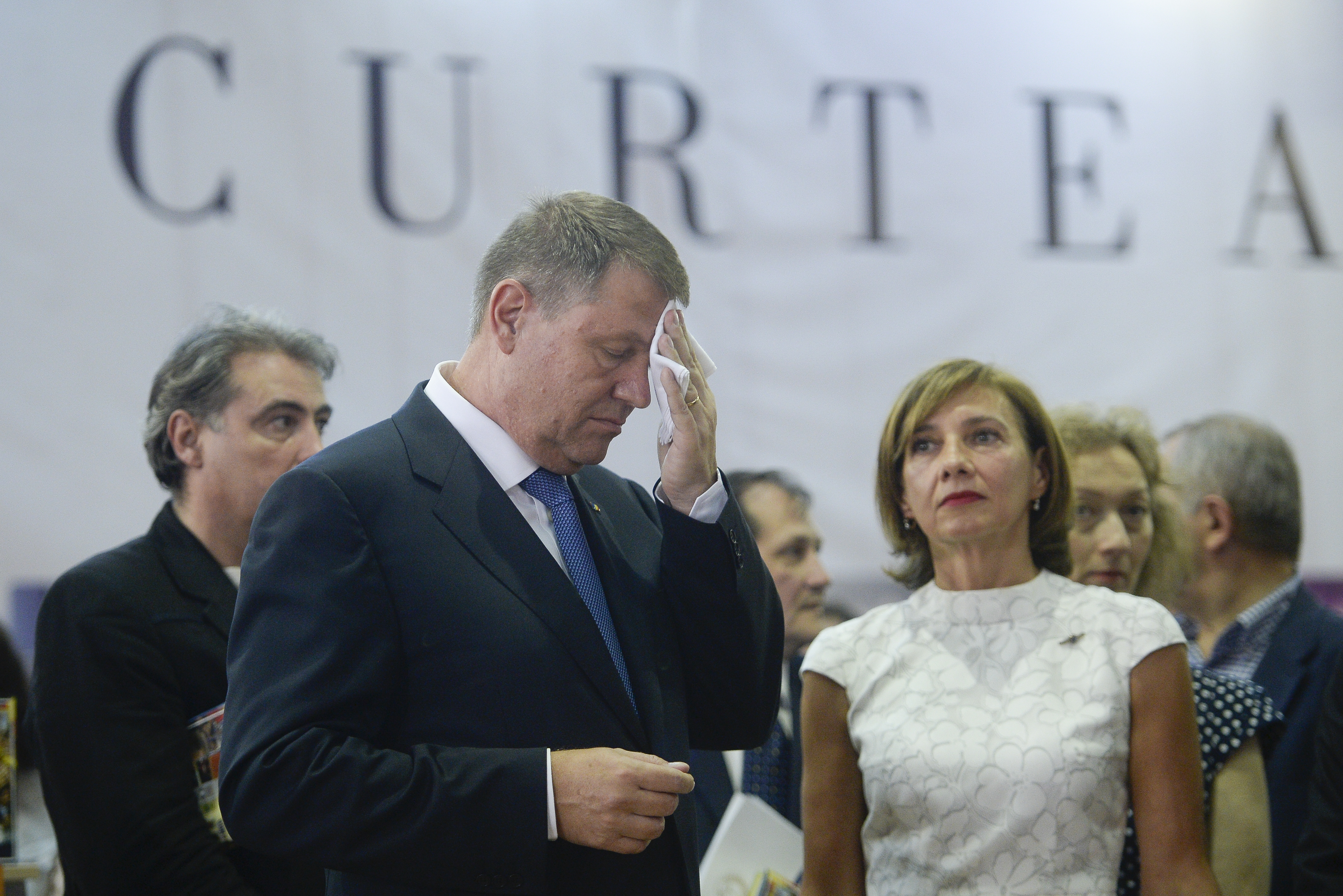 Detaliul legal care DINAMITEAZĂ REFERENDUMUL lui Iohannis. „Este o măgărie”