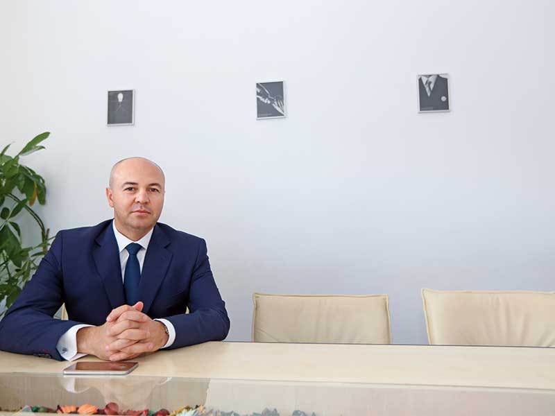 Care este profilul datornicului român