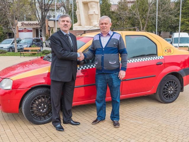 Un taximetrist din Slobozia a stabilit recordul de km parcurși vreodată cu o Dacie. Kilometrajul, verificat oficial de către inginerii Dacia