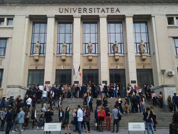 Studenții de la Facultatea de Drept a Universității București nu vor mai susține lucrarea de licență