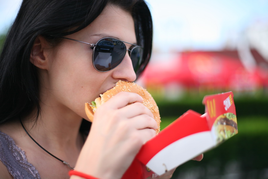 McDonald's vinde operațiunile din China și Hong Kong