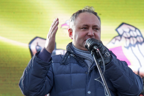 Igor Dodon cere retragerea ambasadorului moldovean de la București, cel care l-a apărat pe Traian Băsescu