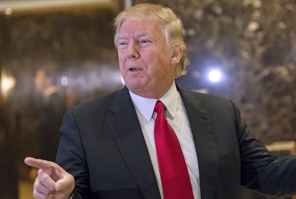 Donald Trump îi amenință pe producătorii germani de mașini cu taxe de 35% pe importuri