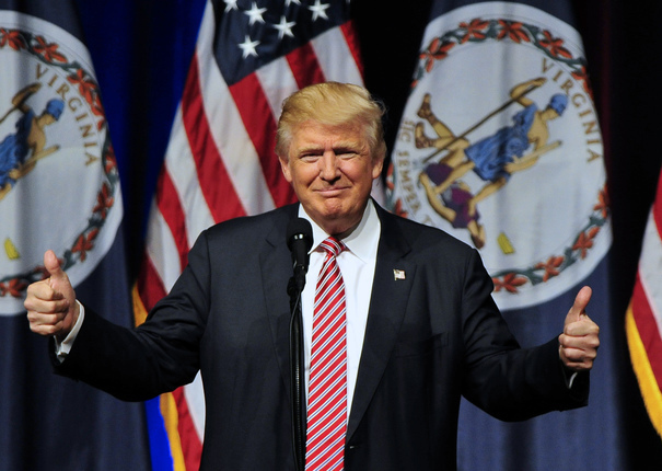 Donald Trump le răspunde celor care au protestat împotriva instalării lui în funcția de președinte