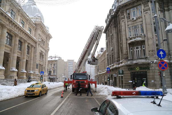 Proprietarii de clădiri pot fi învinuiți pentru pagube și vătămări provocate de căderile de țurțuri