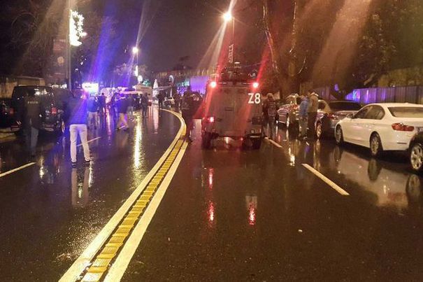Cel puțin 35 de morți în atacul armat comis într-un club de noapte din Istanbul