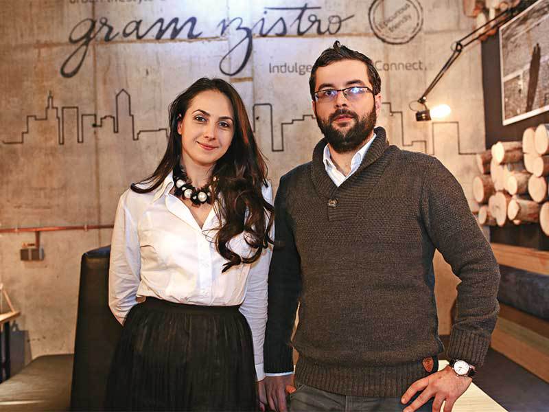 Le-a plăcut atât de mult mâncarea, încât au cumpărat restaurantul. Anul trecut au avut afaceri de 400.000 de euro