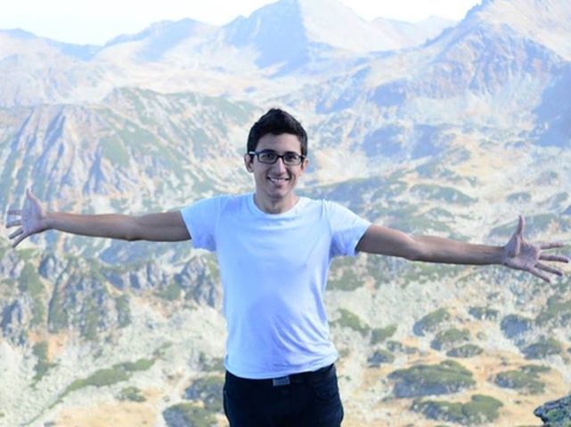 Constatările unui brazilian despre România: ''Românii preferă să mențina mai degrabă podelele curate decât plamânii''