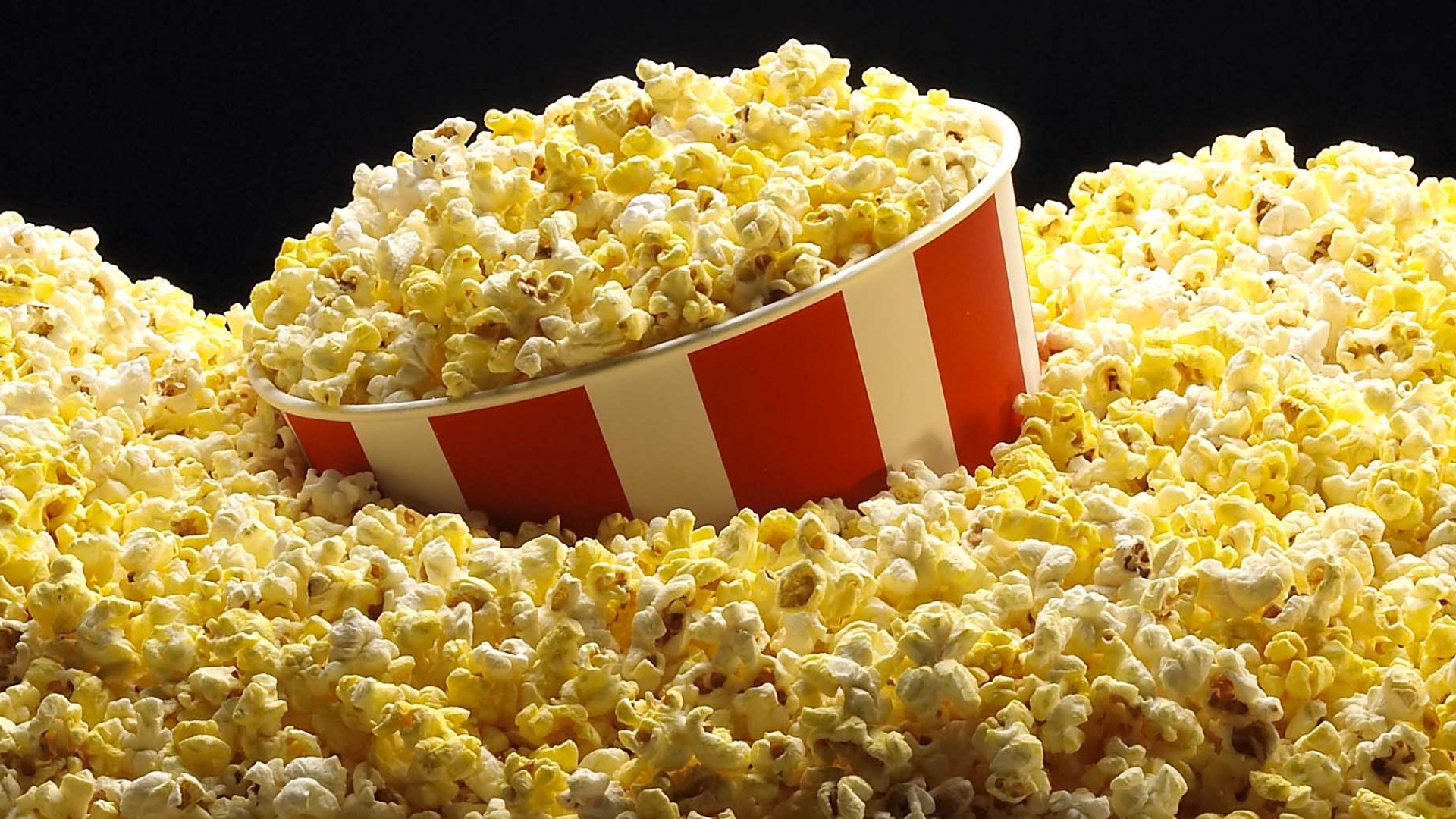 Tânărul căruia i-a plăcut atât de mult popcornul de la cinema, încât a avut o idee de milioane de dolari prin care a revoluționat acest produs