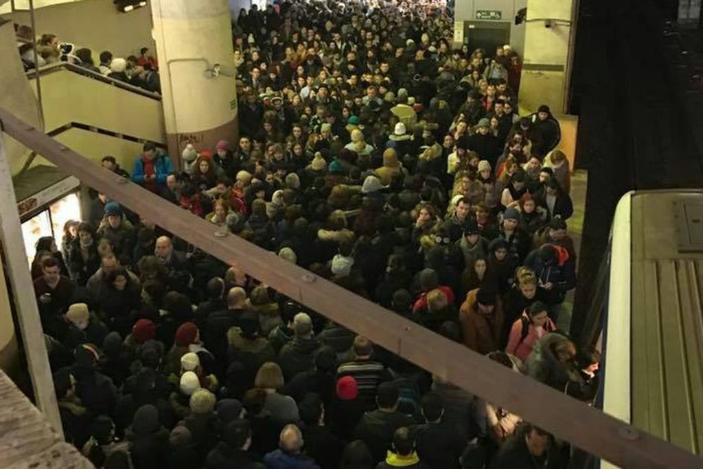 Incident la metrou. SMURD-ul a intervenit de urgență