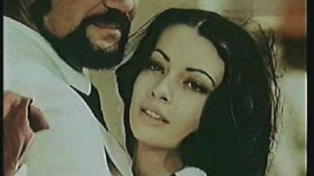 Superbă! Cum arată sora Adnanei din "Toate pânzele sus"