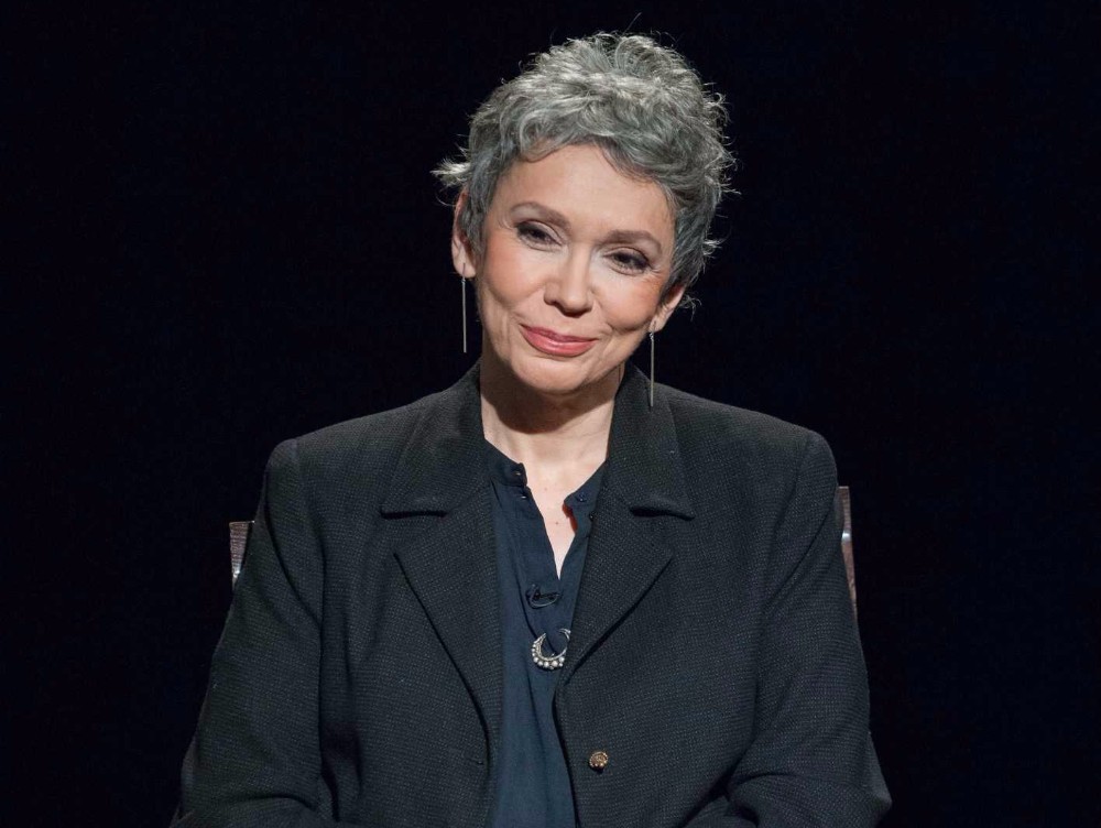 Oana Pellea: „Întrebări de om simplu. Se măresc salarii, pensii, alocații, se dau bonusuri, prime, etc. Suntem în Rai…din ce bani?”
