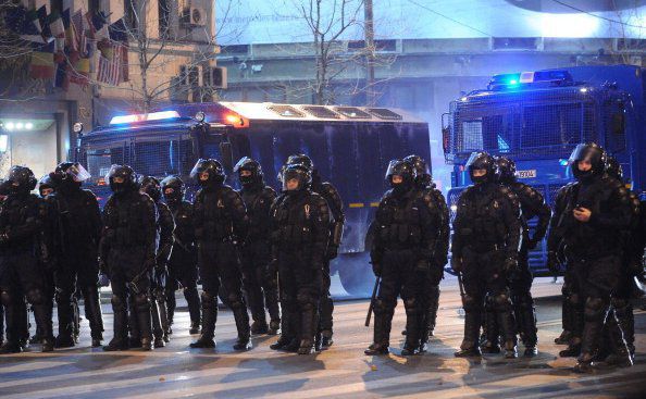 Apelul Jandarmeriei, după incidente: Părăsiți Piața Victoriei!