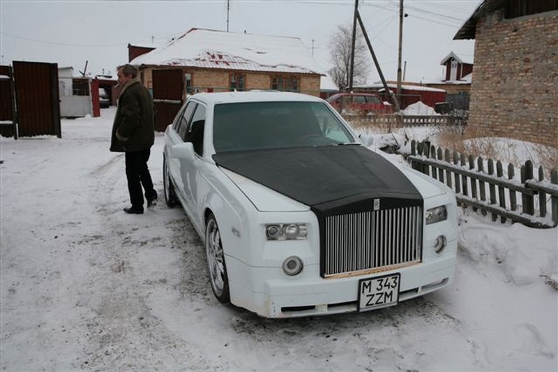 Cum transformă meșterii din Kazahstan un Mercedes vechi într-un Rolls Royce - GALERIE FOTO