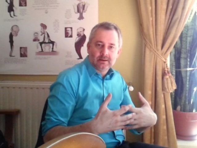 Un fizician ROMÂN, dat afară din țară, a fost desemnat omul care ar putea conduce LUMEA: ''Știe și pe unde călcăm''