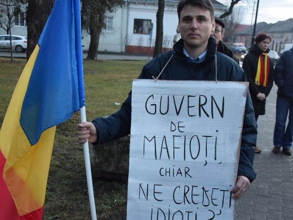 Protestatar la Alba: Sunt unul din cei cărora le-a crescut salariul, dar renunț, îmi vreau țara înapoi