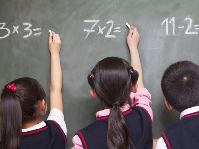 Această metodă simplă pentru a învăța matematica chiar funcționează. Cum să-ți ajuți copiii să rezolve problemele de algebră sau geometrie