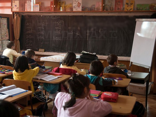 ÎNCEP înscrierile pentru clasa pregătitoare. Sunt aproximativ 180.000 de locuri în toată țara