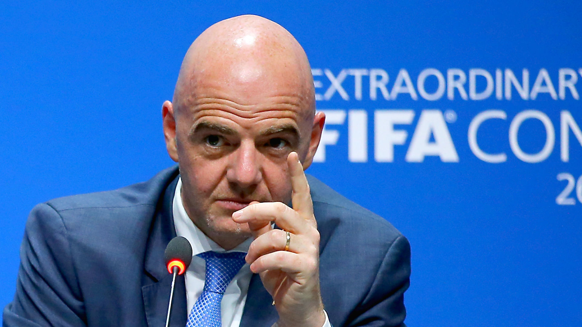 Cum ar putea împiedica Trump Statele Unite să organizeze Campionatul Mondial de Fotbal