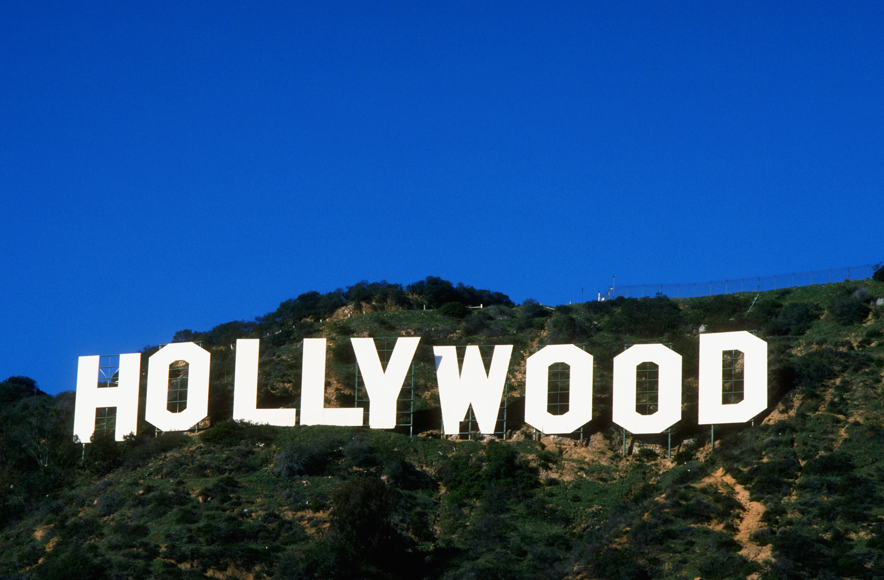 Țara care vrea să distrugă Hollywood. Construiește 27 de cinematografe pe zi