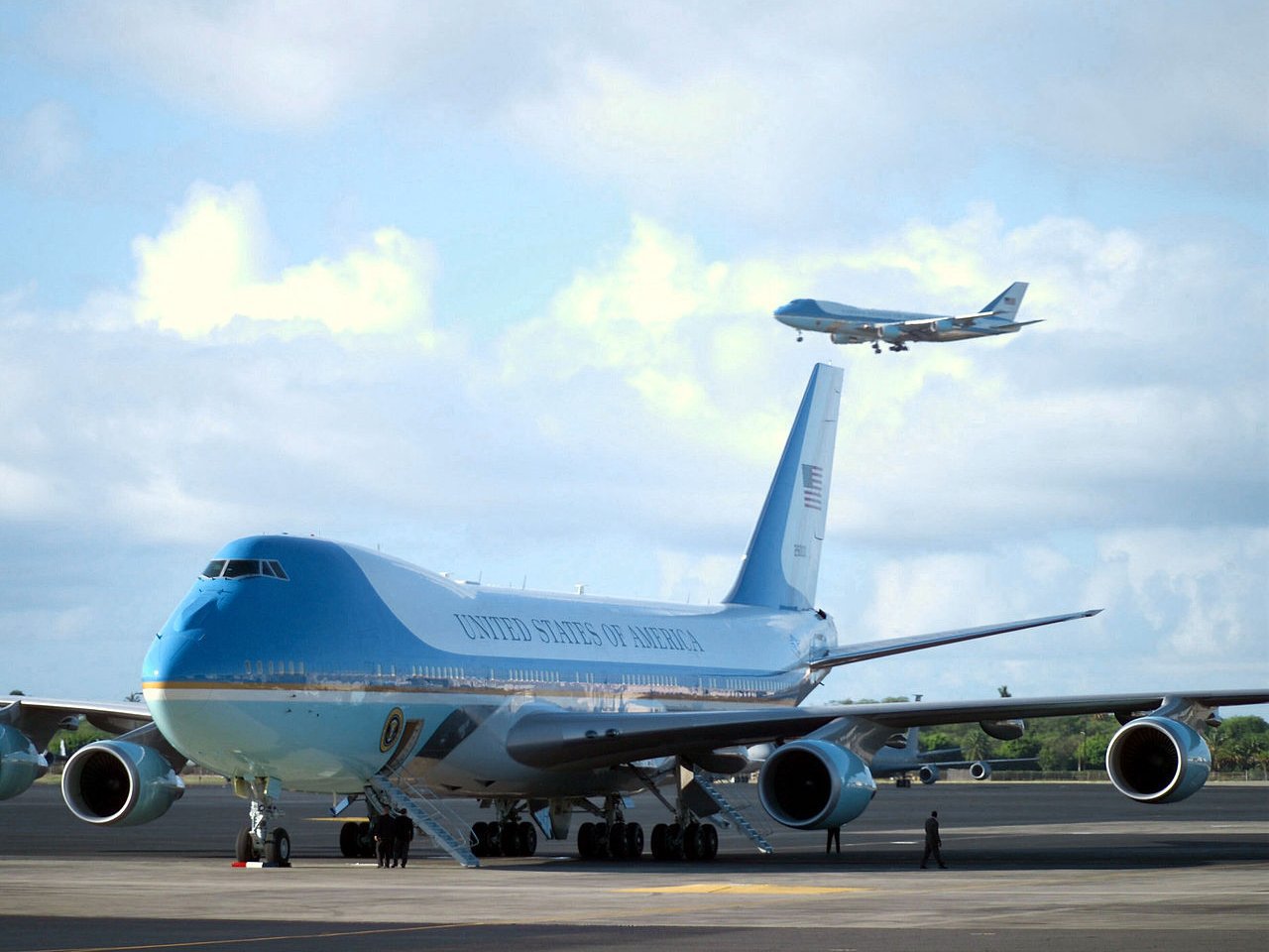 Cât îi costă pe americani călătoriile lui Trump. Cu banii cheltuiți pe o oră de zbor ai putea să-ți iei un Porsche